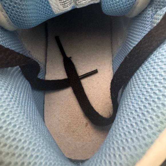 Air Jordan 1 Mid SE DV-1320-17 Size 2Y  Good Condition Green Swoosh Black Laces - Picture 15 of 16